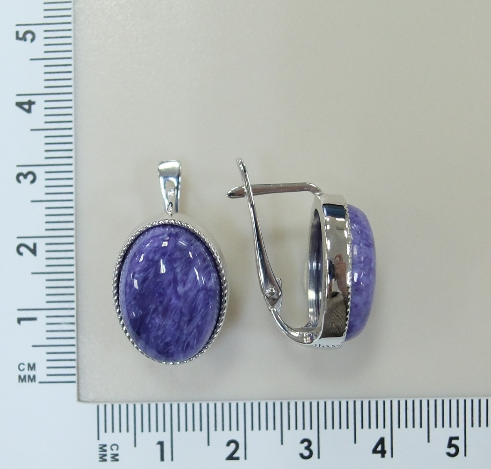 Серебряные серьги с чароитами